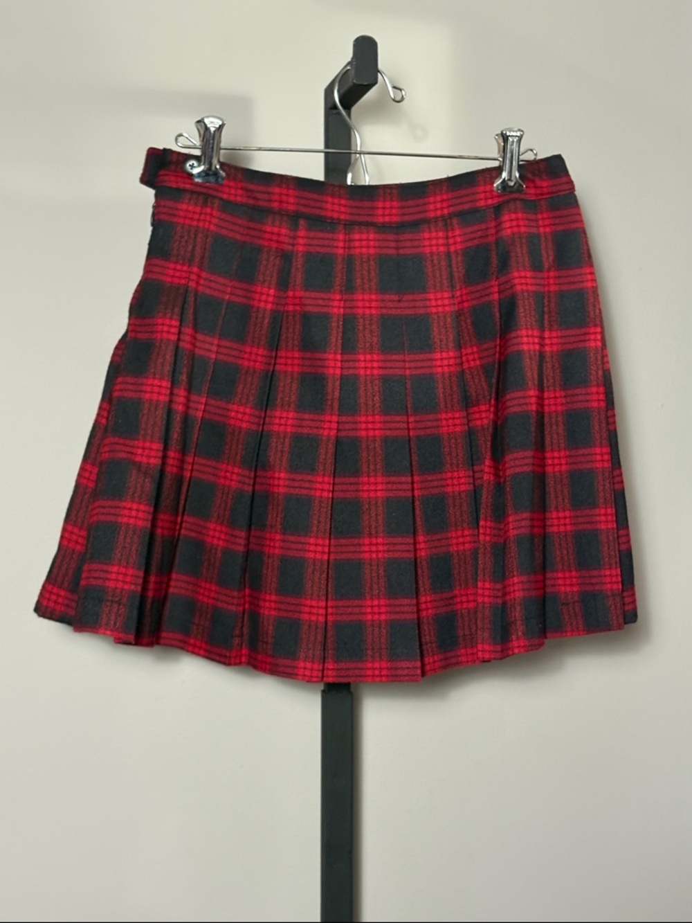 Forever 21 Small Red and Black Plaid Pleated Shirt - Picture 3 of 3